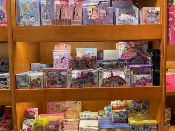 视青少年卡牌背后的社交与心理需求电子pg卡游小马宝莉卡爆火 透(图7)